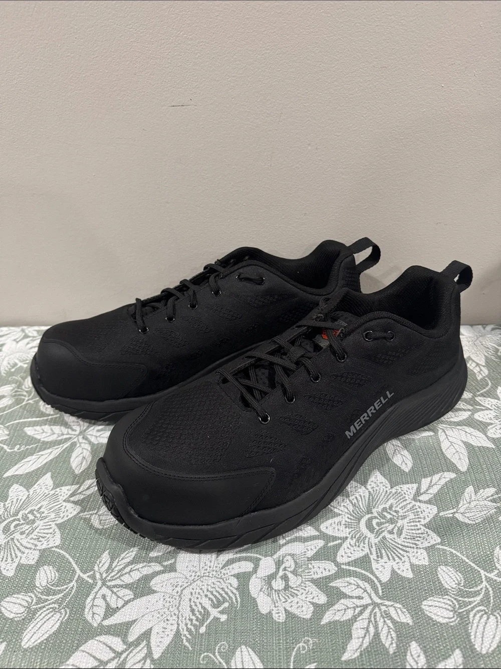 Merrell Men’s Black Low-Profile Steel-Toe Athletic Shoes (11 Wide)